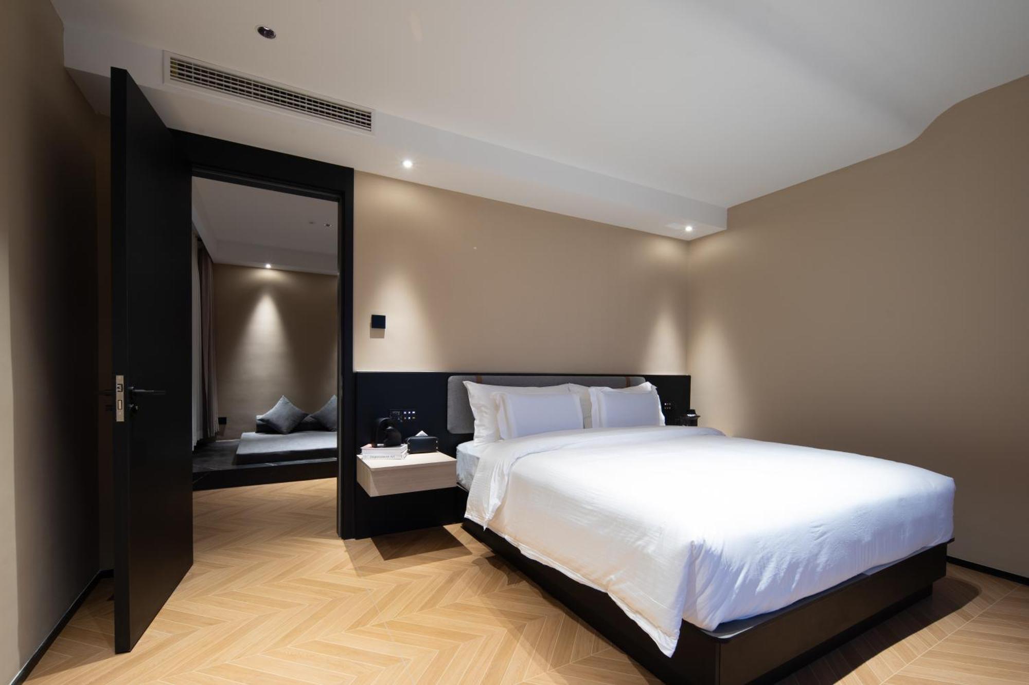 See You Soon At The Ritz Rose Summer Hotel Szanja Kültér fotó